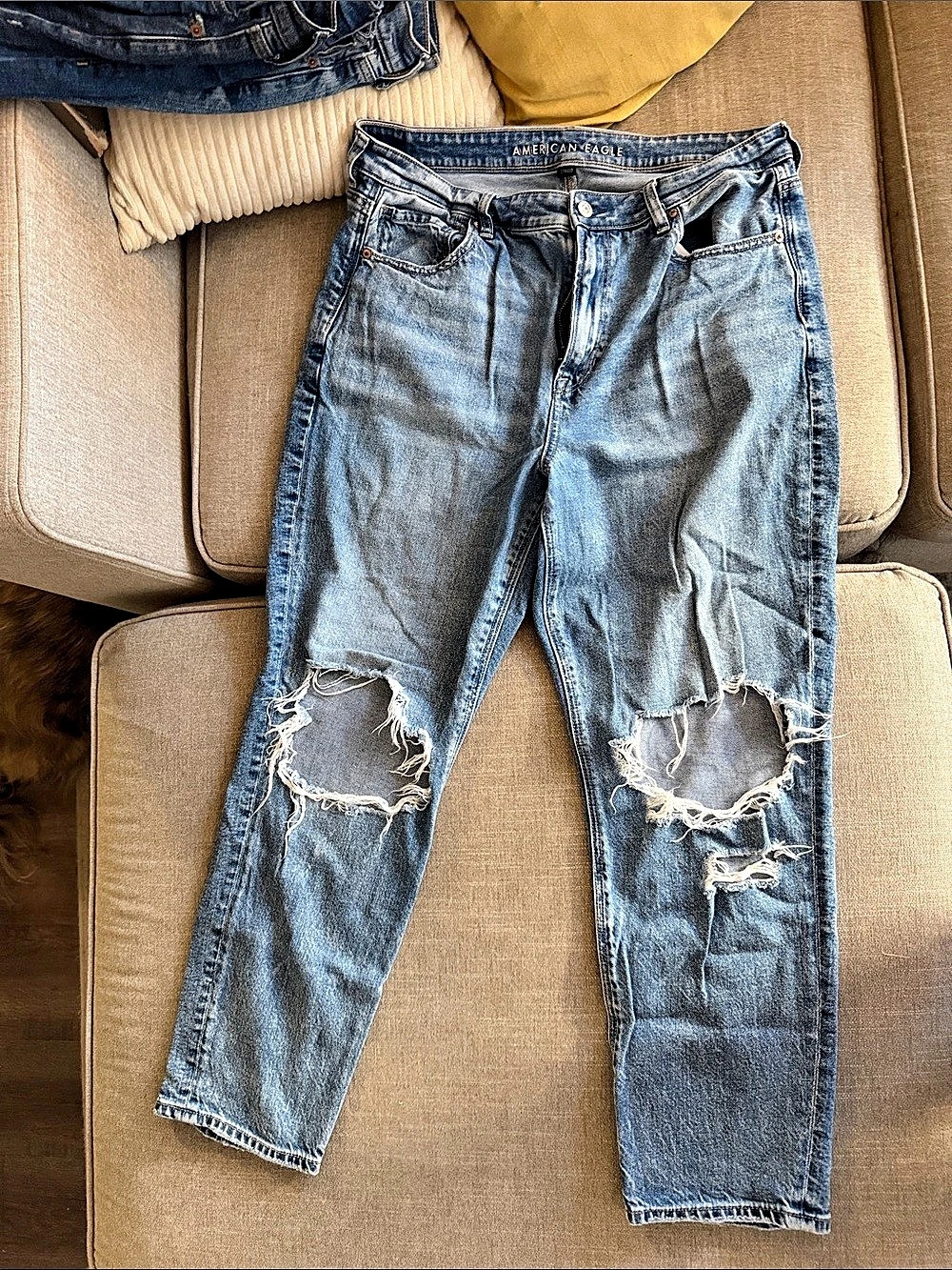 American Eagle AE Strigid Distressed Jeans